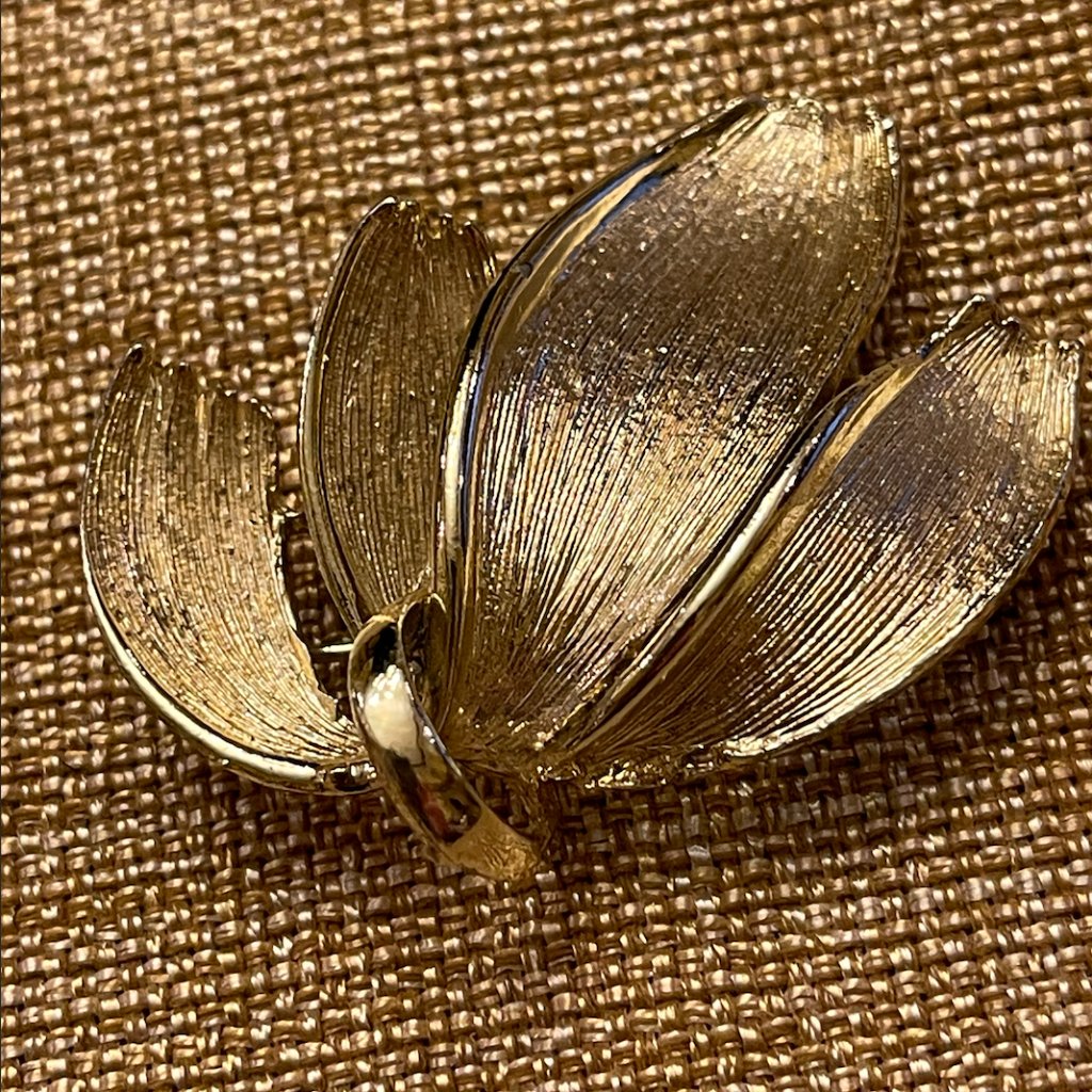 Tara Fifth Avenue Vintage BroochPendant 25$